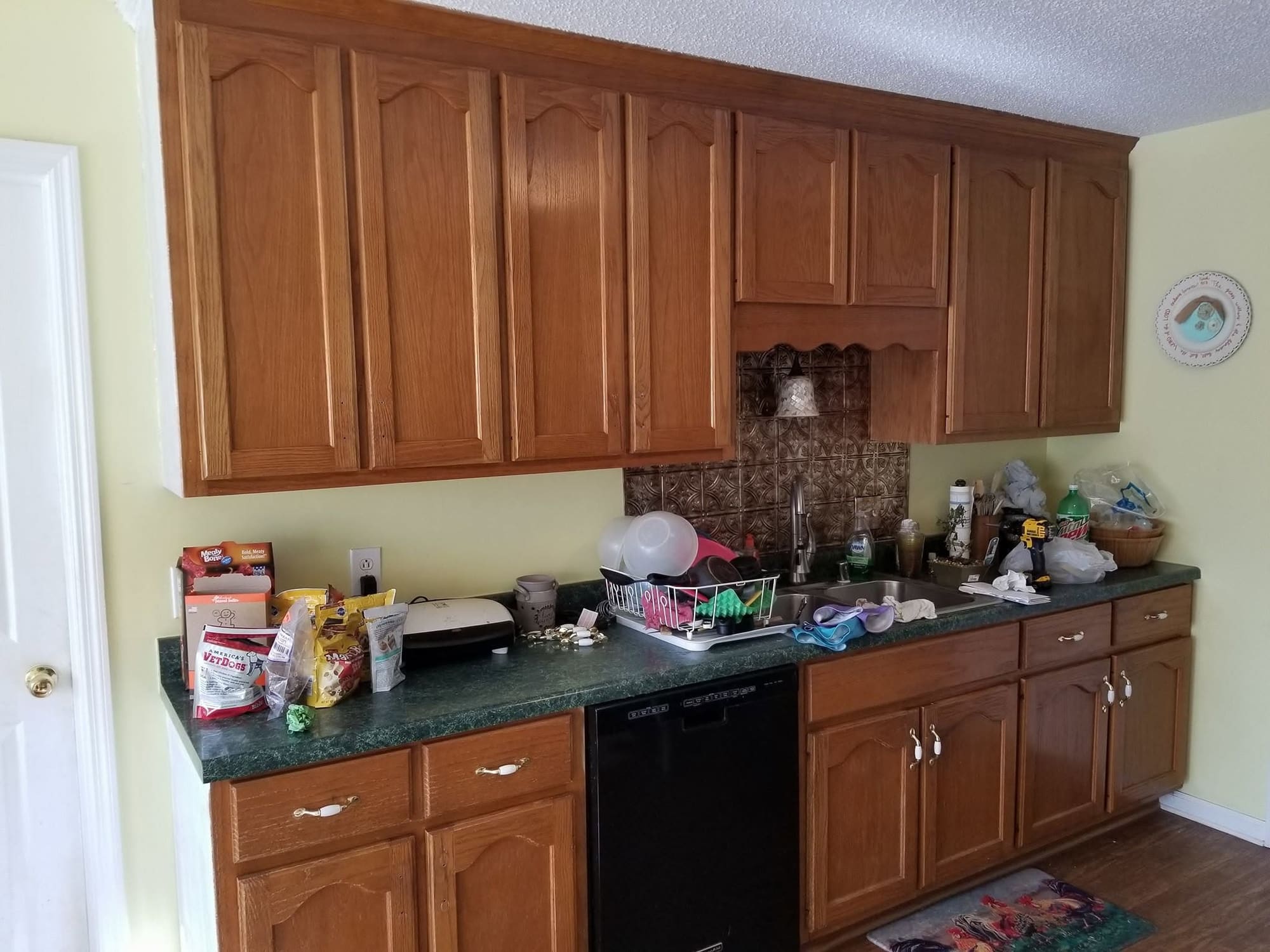 Before: kitchen cabinet transformation